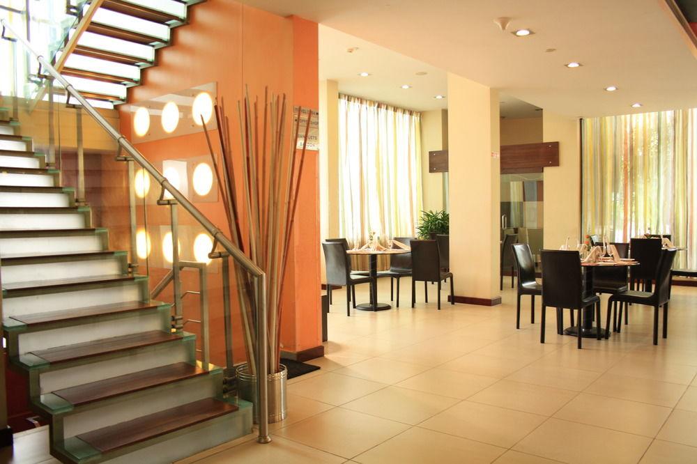 37Th Crescent Hotel Bengaluru Extérieur photo