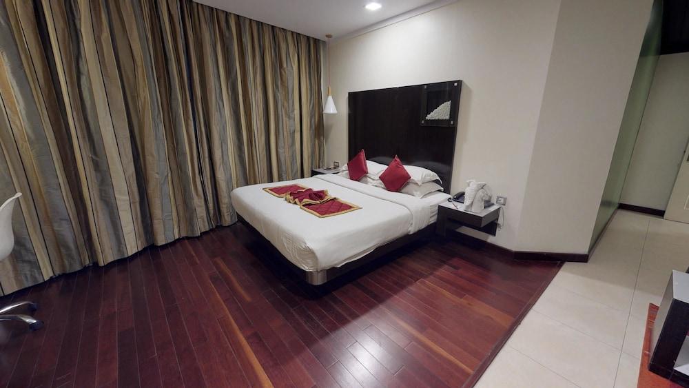 37Th Crescent Hotel Bengaluru Extérieur photo