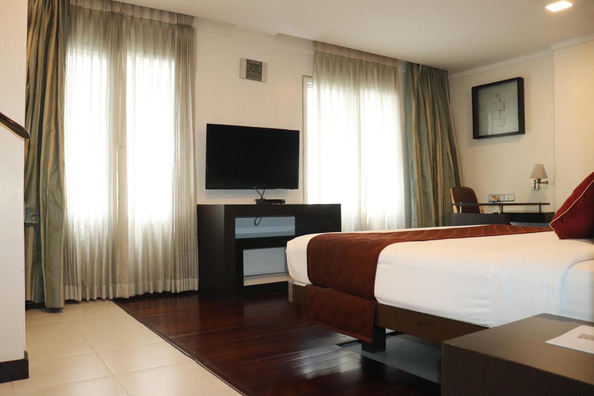 37Th Crescent Hotel Bengaluru Extérieur photo